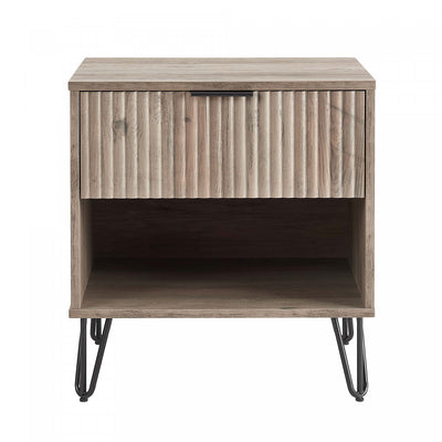 Dumbo Modern 20" Fluted Nightstand in Rustic Gray (1-Drawer) | Table de nuit moderne Dumbo 20" a rainures en gris rustique (1 tiroir)