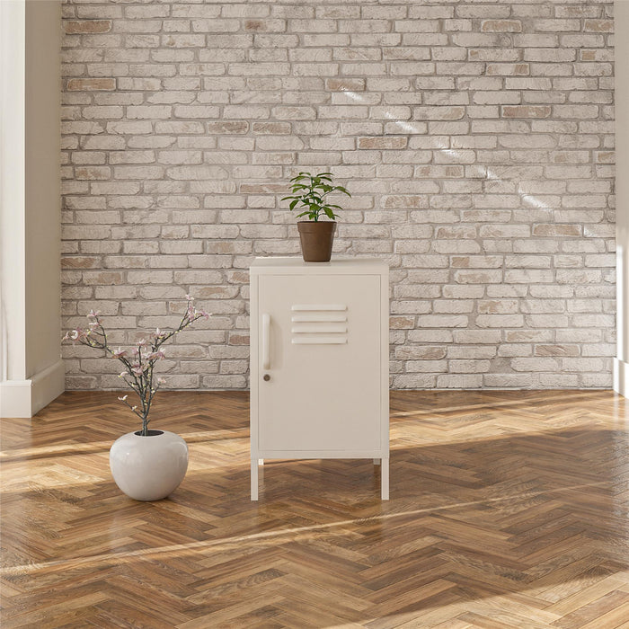 Table de bout Mission District d’Ameriwood Home en métal avec casier - blanc doux