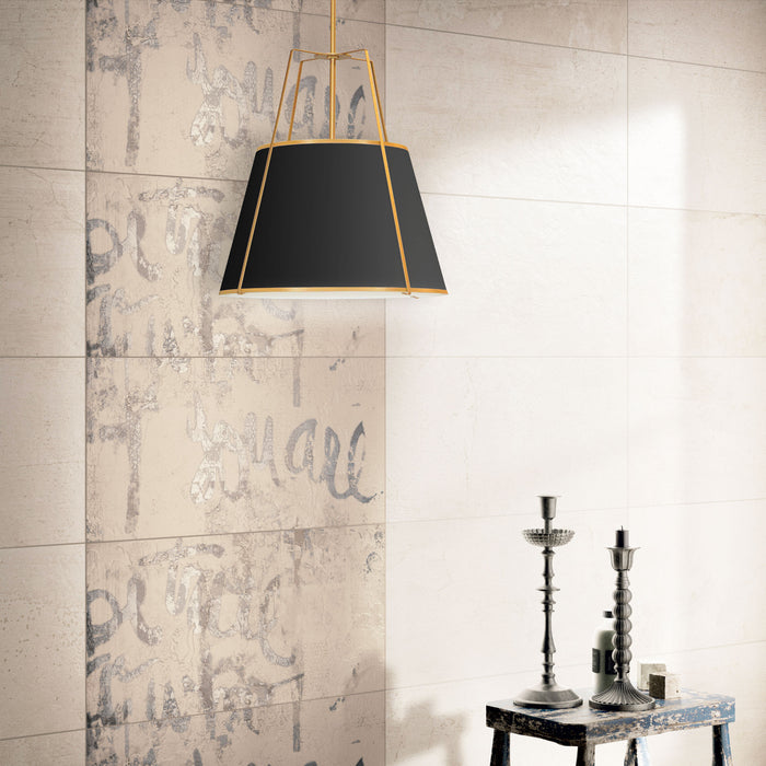 Luminaire suspendu Trapezoid de Dainolite avec abat-jour doré et noir qui diffuse la lumière, tissu blanc et 1 ampoule