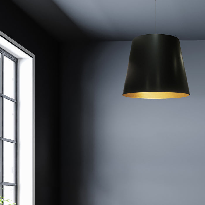 Luminaire suspendu moyen de Dainolite avec très grand abat-jour cylindrique noir et doré, et 1 ampoule