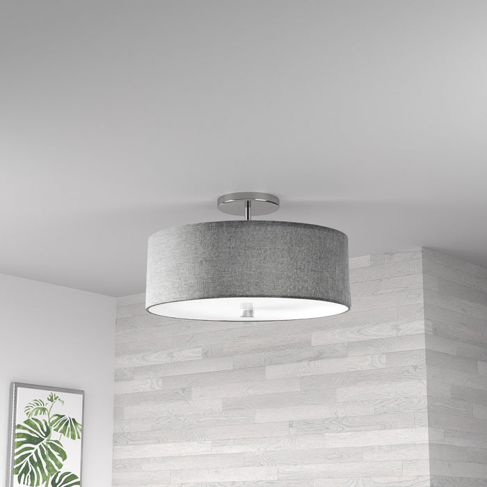 Plafonnier semi-affleuré Everly de Dainolite avec abat-jour gris, fini chromé poli et 3 ampoules