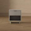 Elara Contemporary 18" Solid Wood Nightstand in Light Gray (1-Drawer) | Table de nuit contemporaine Elara 18" en bois massif, gris clair (1 tiroir)