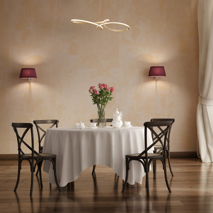 Luminaire suspendu horizontal Nola de Dainolite en silicone blanc qui diffuse la lumière, avec fini laiton vieilli et ampoule à DEL de 50 W