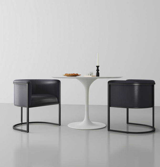 Chaise de salle a manger moderne mi-siecle en cuir vegetalien et metal noir Cosmopolitan - Lot de 2
