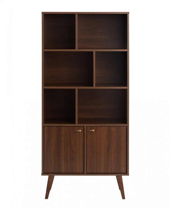 Bibliothèque moderne du milieu du 20e siècle Milo avec 6 tablettes, 2 portes et poignées au fini laiton brossé - cerisier