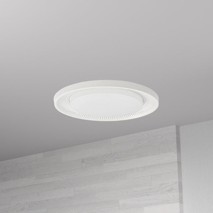 Plafonnier affleuré Boullier de Dainolite en acrylique blanc qui diffuse la lumière, avec fini blanc mat et ampoule de 30 W