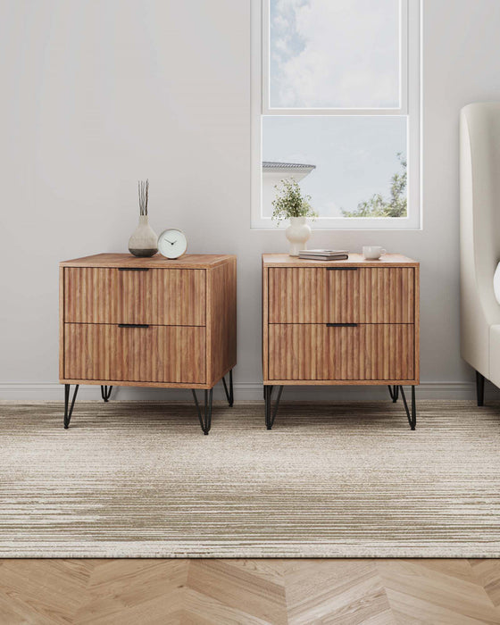 Table de nuit moderne Dumbo 20\" a cannelures en brun dore (2 tiroirs) - Lot de 2