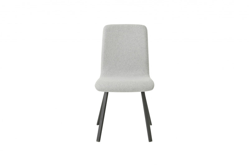 Chaise de salle à manger avec revêtement en tissu gris clair et base en métal noir