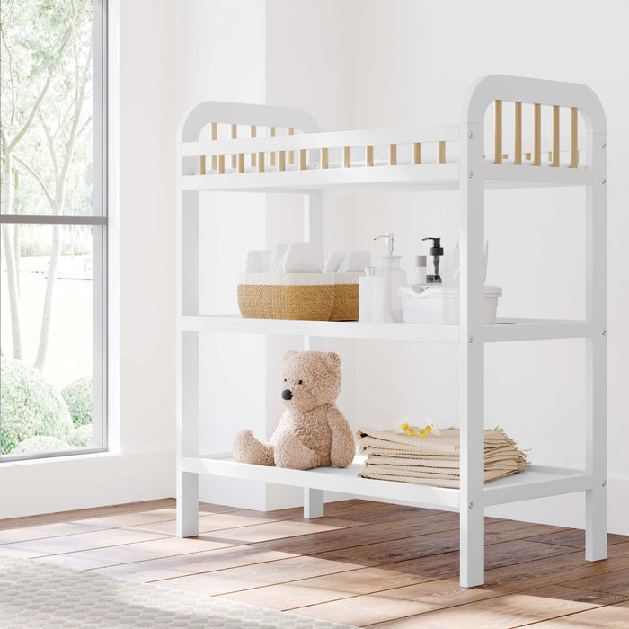 Table a langer Storkcraft Pasadena avec matelas a langer resistant a l’eau – Blanc/Bois flotte