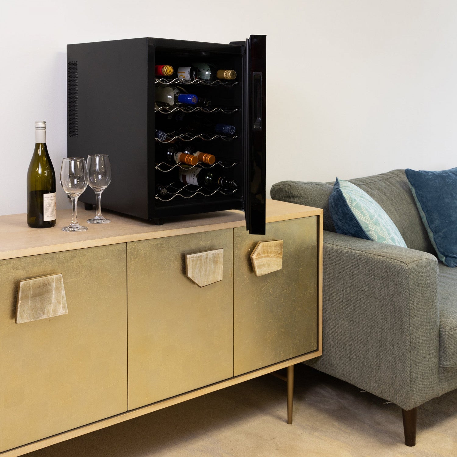 Cellier Koolatron pour 20 bouteilles de vin avec porte en verre miroir ...