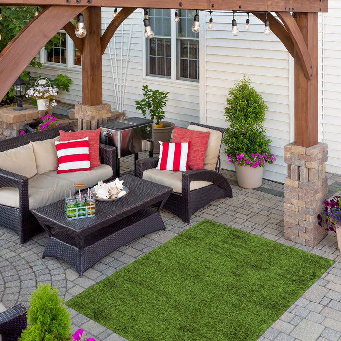 Tapis en Gazon Synthetique Contemporain 6'0\" x 9'0\" en Vert