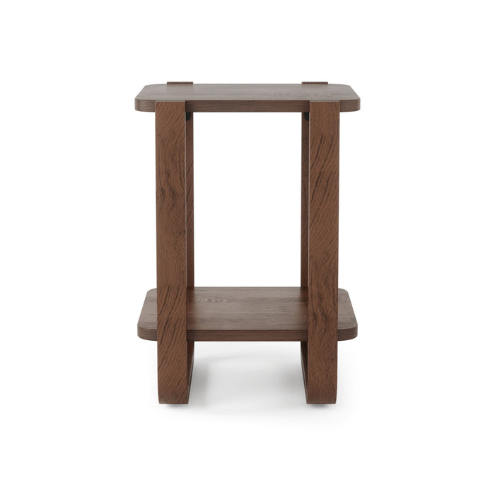 Table de bout et de fauteuil moderne Bellwood de Umbra en bois massif avec tablette - noyer vieilli