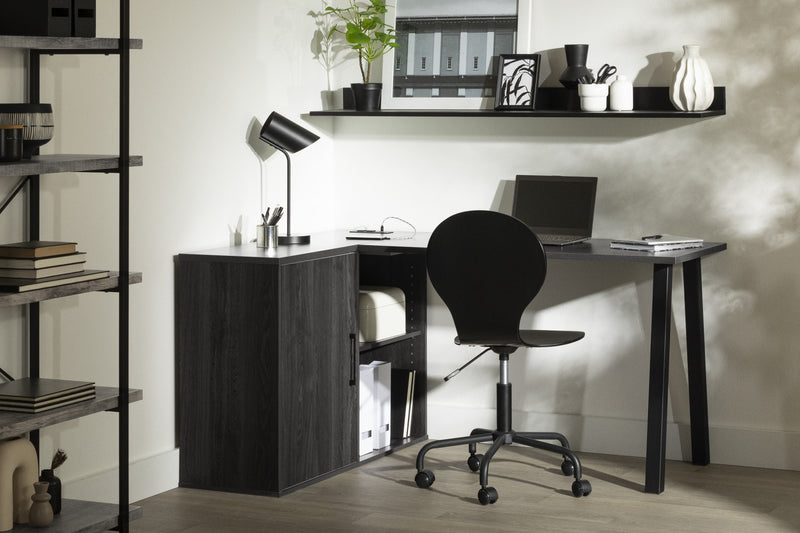 Bureau d’ordinateur en forme de L Zolten avec multiprise - chêne gris