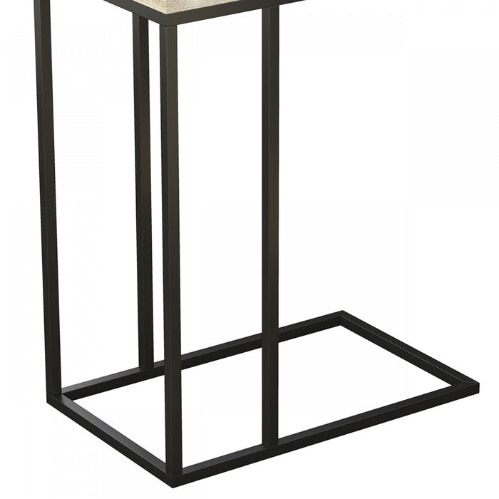 Table de bout en forme de C de 19 po en bois recyclé avec armature en métal