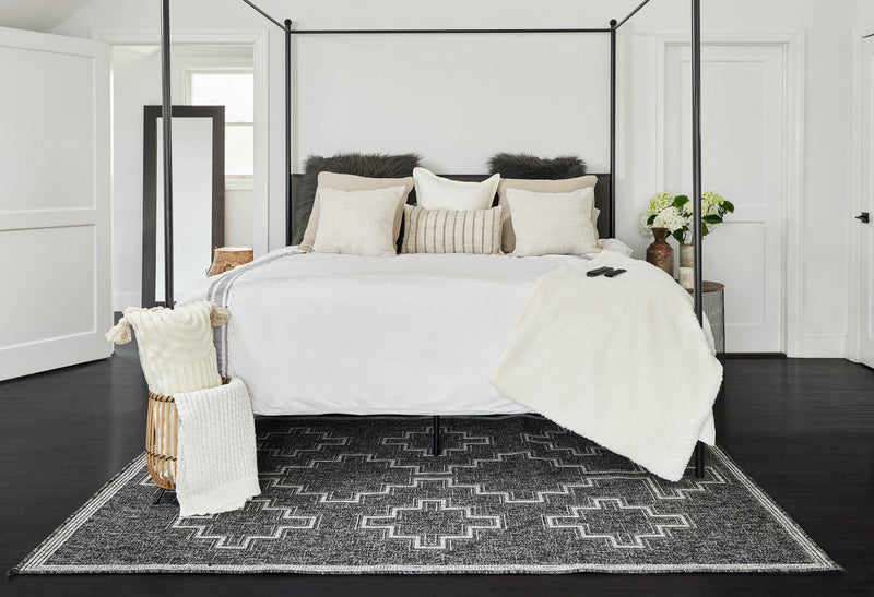 Tapis Transitionnel Esina 8'0\" x 10'0\" en Noir