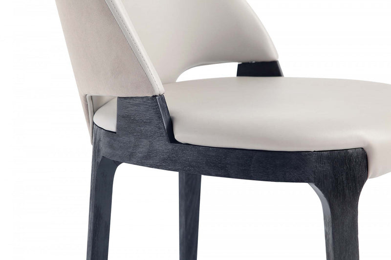 Chaise de salle a manger moderne en bois Kara avec revetement en tissu gris clair - Lot de 2