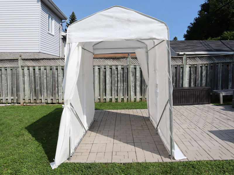 Gazebo Penguin abri utilitaire 5 pi. x 8pi.