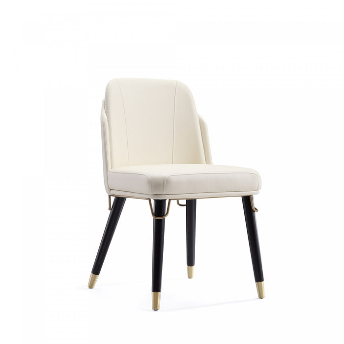 Chaise de salle a manger moderne Estelle en cuir vegetalien et bois, creme - Lot de 2