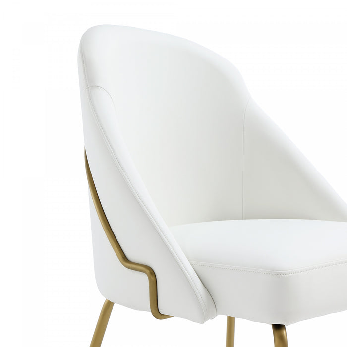 Chaise de salle a manger moderne Gracie en metal et cuir vegetalien blanc et or