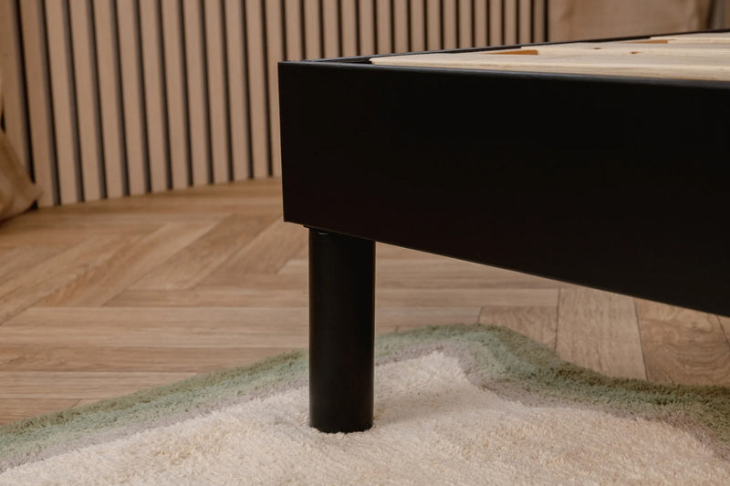 Cadre de grand lit plateforme Smart Base Essential en métal - noir