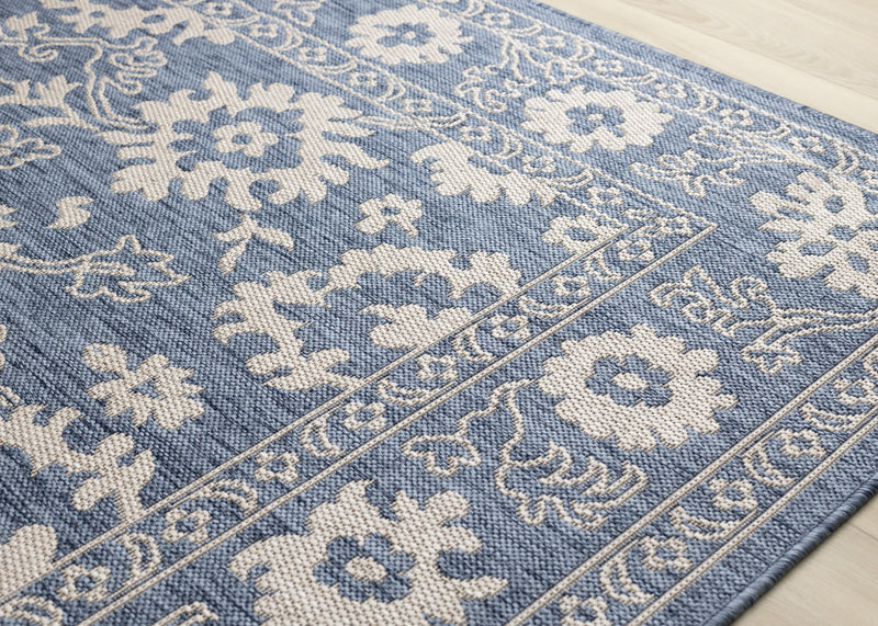 Tapis d'exterieur Cabana bleu et blanc a bordure elegante, 6'7\" x 9'6\"