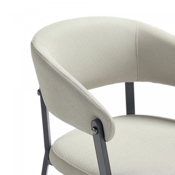 Chaise de salle a manger moderne en metal et tissu Belle, couleur flocon d’avoine - Lot de 2