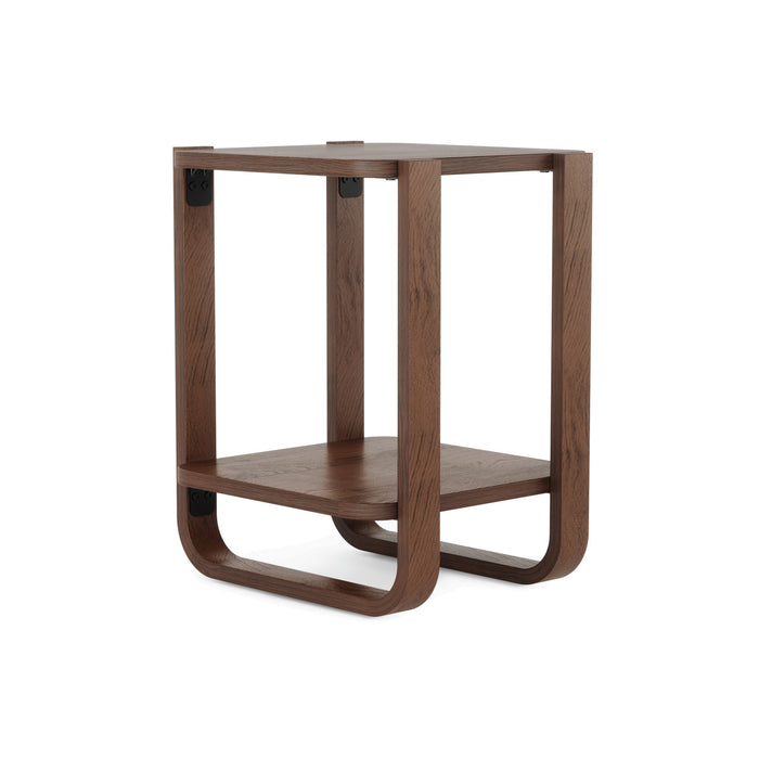 Table de bout et de fauteuil moderne Bellwood de Umbra en bois massif avec tablette - noyer vieilli