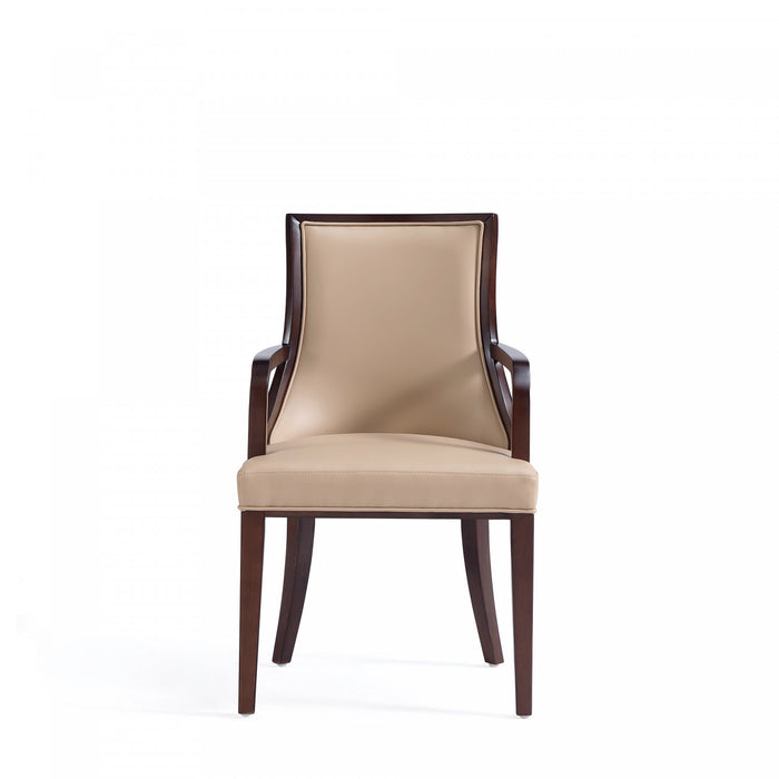 Grand fauteuil traditionnel en bois avec accoudoirs, revetement tissu, coloris beige - Lot de 2