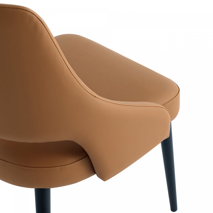 Chaise de salle a manger moderne Tremont en metal et cuir vegetalien, coloris Saddle