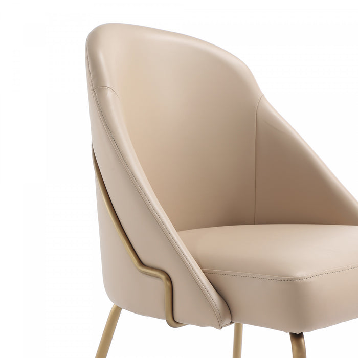 Chaise de salle a manger moderne Gracie en cuir vegetalien et metal, couleur beige et or - Lot de 4