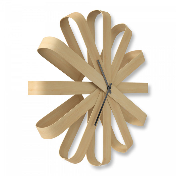 Horloge murale moderne Ribbonwood de Umbra - naturelle