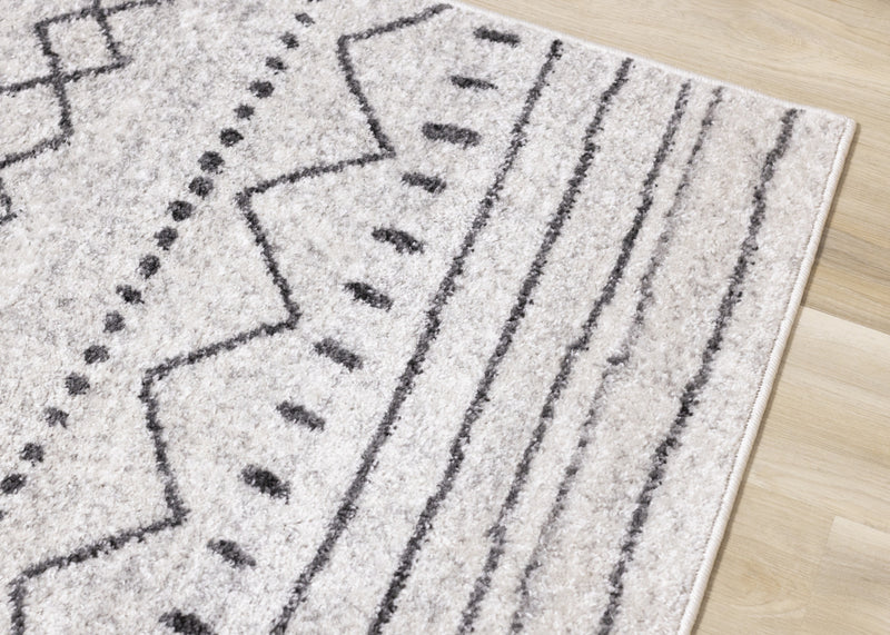 Tapis Emmett frise a inspire de tribal gris, 5'3\" x 7'7\"