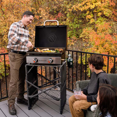 Gril de table Omnivore Blackstone 22\" avec couvercle - 2205CA