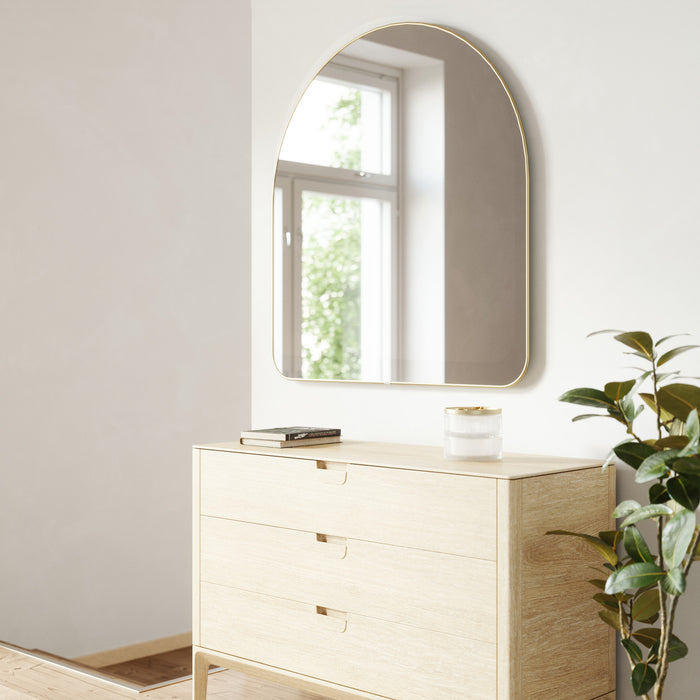 Miroir arqué de Umbra de 34 po x 36 po - laiton