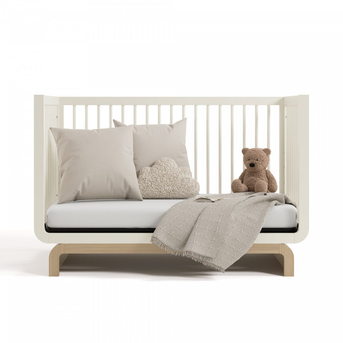 Storkcraft Santorini Lit de bebe convertible 5-en-1 - Avoine avec bois clair