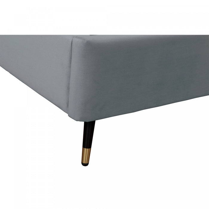 Lit king moderne Crosby en velours gris capitonne