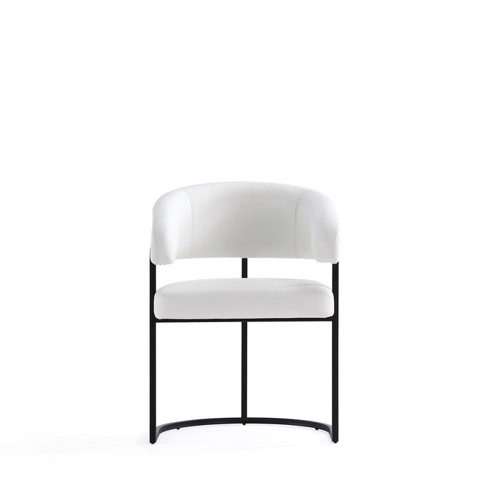 Chaise de salle a manger Augusta moderne en metal et cuir vegetalien blanc - Lot de 2