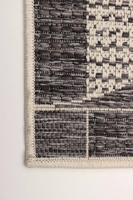 Carpette Bodhi grise - 2 pi 8 po x 8 pi 2 po