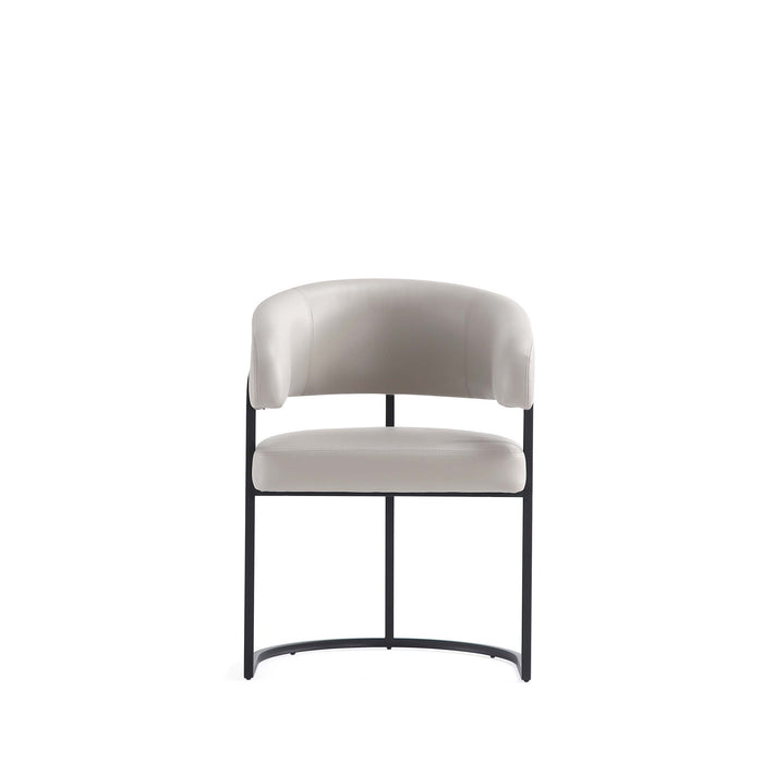 Chaise de salle a manger Augusta moderne en metal et cuir vegetalien gris clair - Lot de 6