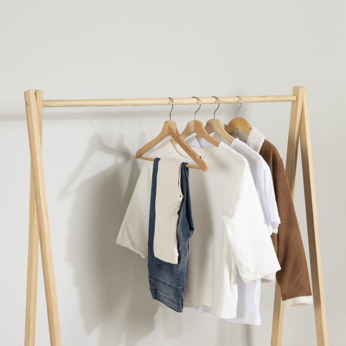 Portant à vêtements Sweedi en bois pour enfants - naturel