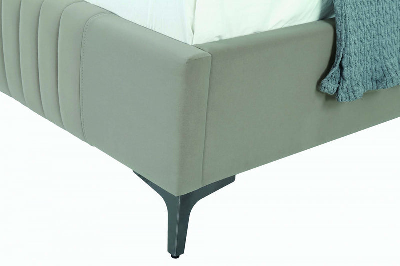 Lit jumeau Promenade de style mi-siecle moderne en velours capitonne, finition taupe rustique