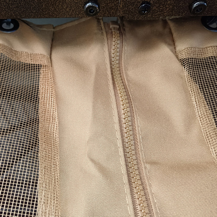 Outsunny 10' X 10' Acier Hardtop Gazebo Garden Sun Shelter Avec Moustique Crochet De Suspension Pour Filets Et Rideaux Cadre Abri De Jardin En Acier Dur Avec Moustiquaire Et Rideaux