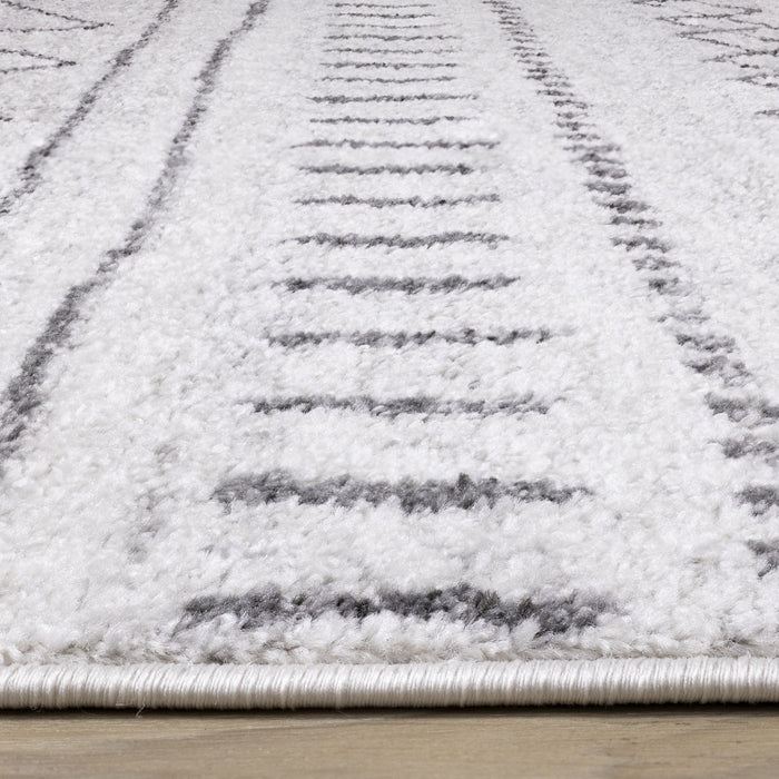 Tapis Emmett frise a inspire de tribal gris, 5'3\" x 7'7\"