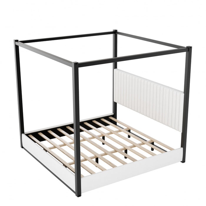 Lit plateforme Sophia a baldaquin avec tete de lit en mousse et velours, taille king, noir