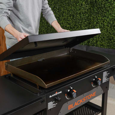 Plaque de cuisson Omnivore Blackstone 28\" avec couvercle rigide - 2207CA