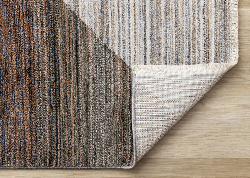 Carpette Olivia rouge, blanche et grise à motif géométrique vieilli - 5 pi 3 po x 7 pi 10 po