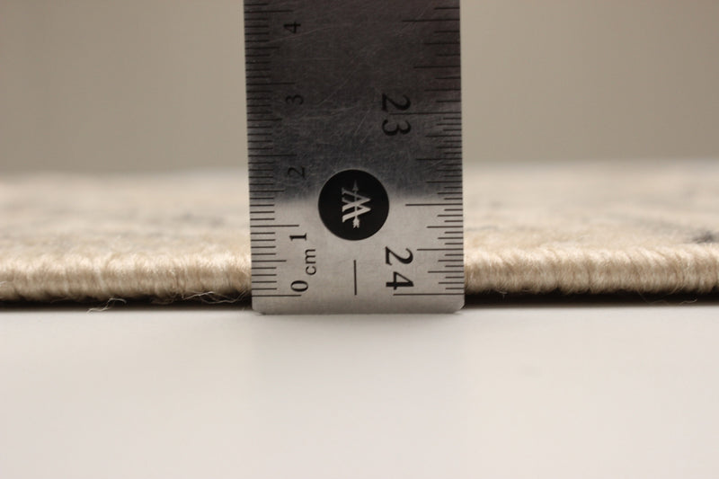 Carpette Priya grise - 2 pi 8 po x 8 pi 2 po