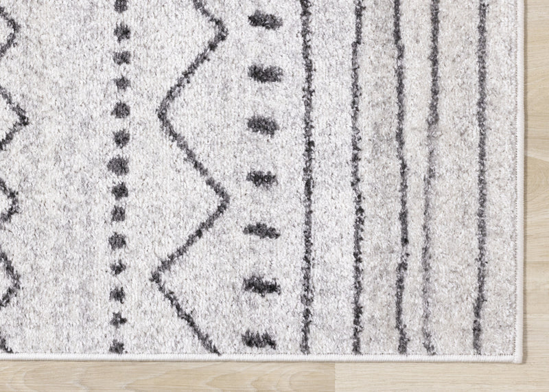 Tapis Emmett frise a inspire de tribal gris, 5'3\" x 7'7\"
