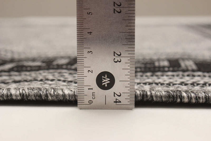 Carpette Versach grise - 5 pi 0 po x 8 pi 0 po