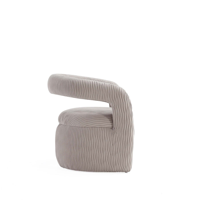 Fauteuil lounge Corvette style milieu du siecle en velours coloris colombe - Lot de 2